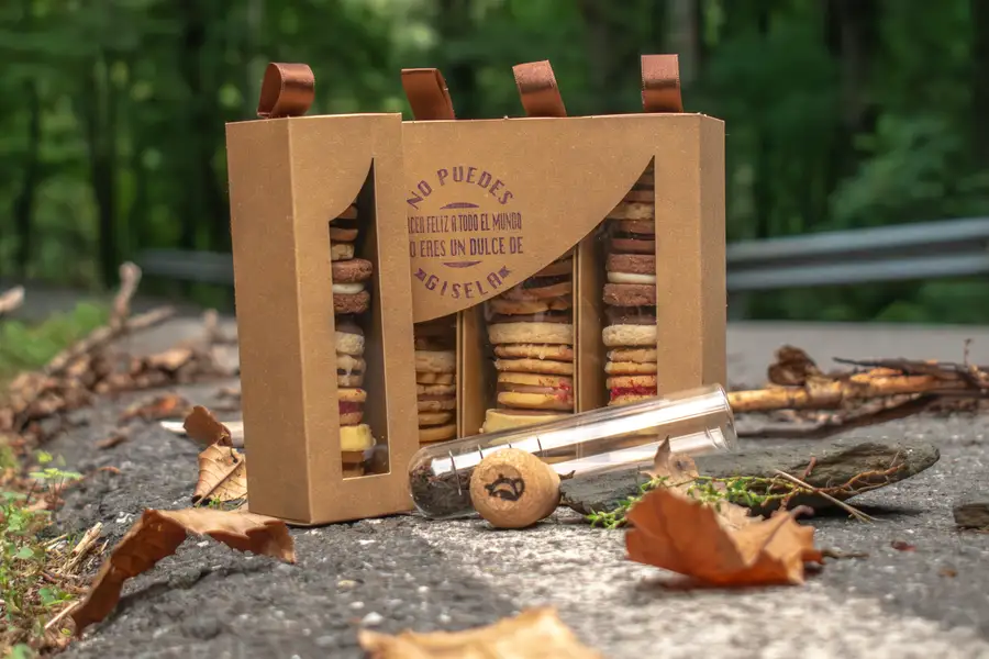 Cajas de dulces de Gisela Pastelería Natural preparadas para empresas